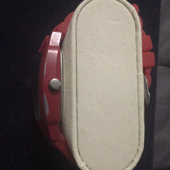 watch - Picture 2 of 4